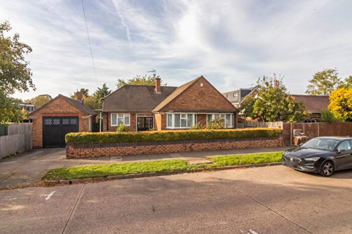 3 Bedroom Detached Bungalow For Sale In Susan Avenue, Leicester, LE5