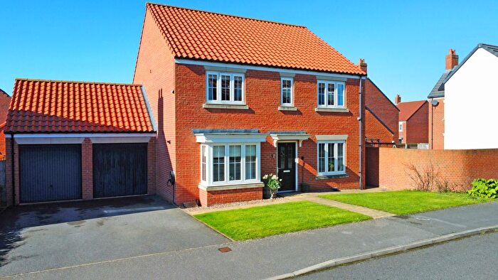 4 Bedroom Detached House For Sale In Foxglove Way, Scalby, Scarborough, YO13