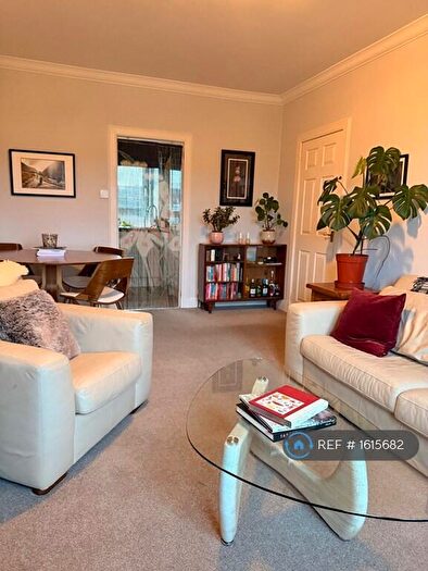 2 Bedroom Flat To Rent In Cults, Aberdeen, AB15