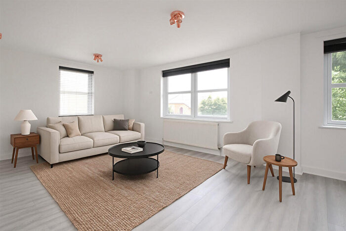 2 Bedroom Apartment To Rent In Bn House, Sly Street, Whitechapel, London, E1