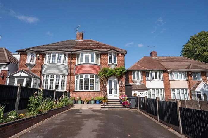 3 Bedroom Semi-Detached House For Sale In Barrows Lane, Birmingham, B26