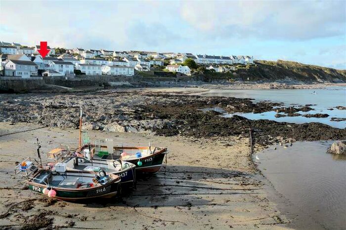 1 Bedroom Apartment For Sale In Portscatho, Truro, Cornwall. TR2