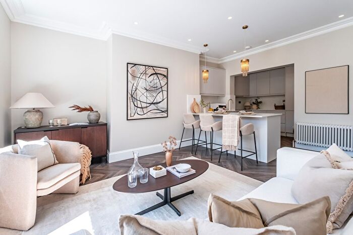 2 Bedroom Flat To Rent In Acol Road, London, NW6