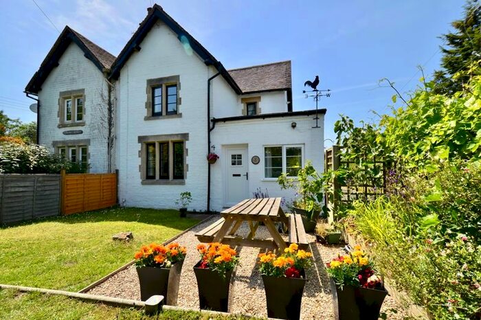 3 Bedroom Semi-Detached House For Sale In Chadbury, Evesham, WR11