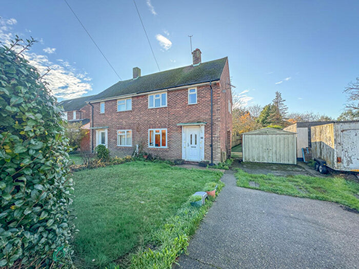 2 Bedroom Semi-Detached House For Sale In Cagefield Road, Rochford, SS4