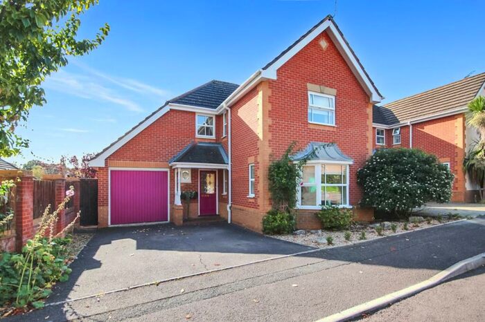 4 Bedroom Detached House For Sale In Cowslip Road, Broadstone, Dorset, BH18
