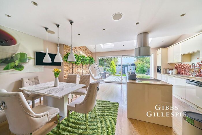 4 Bedroom Semi-Detached House To Rent In Lionel Road North, Brentford, TW8