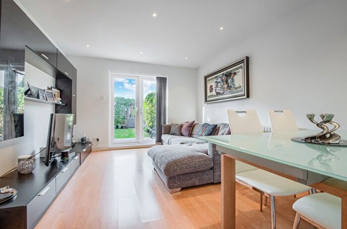 2 Bedroom Terraced House To Rent In Lambourn Chase, Radlett, Radlett, WD7