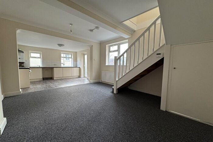 1 Bedroom Maisonette To Rent In York Road, Southend On Sea, SS1