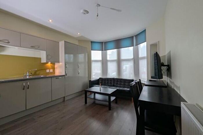 1 Bedroom Flat To Rent In Albany Road Cardiff, CF24