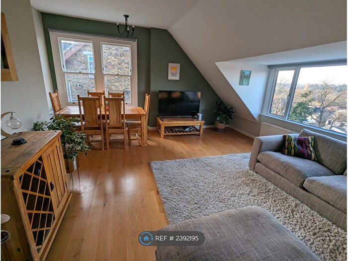 2 Bedroom Flat To Rent In Madeira Avenue, Bromley, BR1