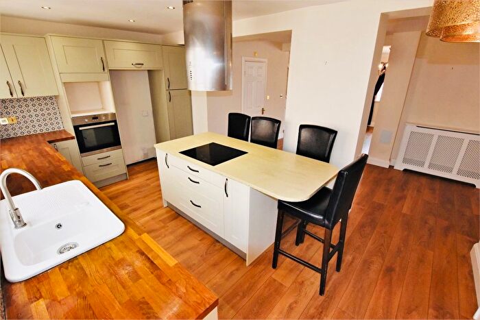 3 Bedroom Link Detached House To Rent In Pauls Green, Waltham Cross, EN8