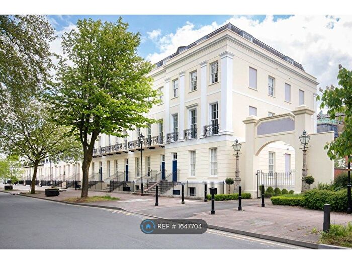 3 Bedroom Flat To Rent In Imperial Square, Cheltenham, GL50