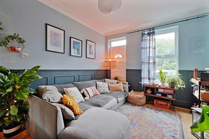 3 Bedroom Terraced House To Rent In Burnell Road, Sheffield, S6