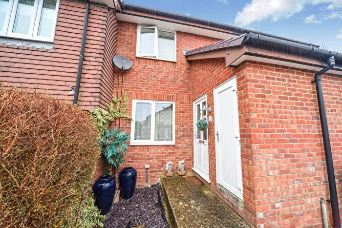 2 Bedroom House To Rent In Angel Place, Binfield, Bracknell, RG42