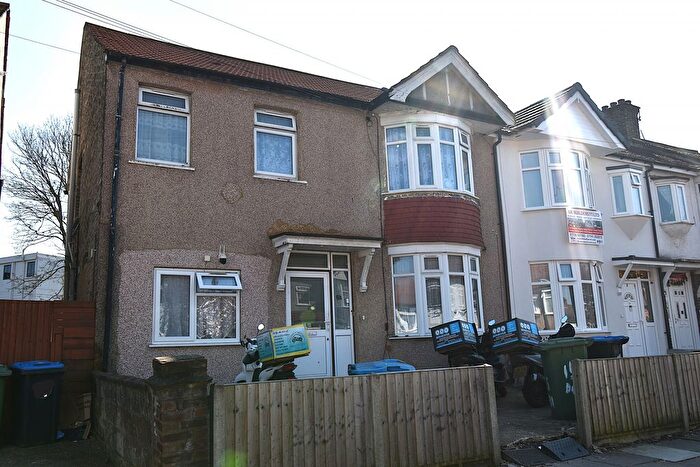 3 Bedroom Flat To Rent In Wembley, HA0