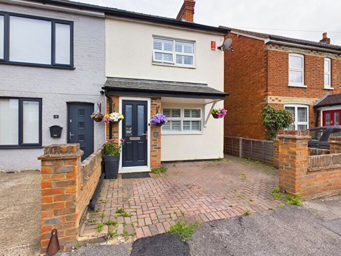 3 Bedroom Semi-Detached House For Sale In Chertsey, Surrey, KT16