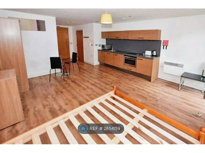 Studio To Rent In Vallea Court, Manchester, M4