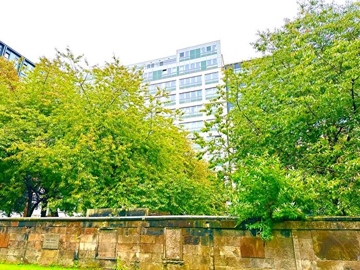 2 Bedroom Flat To Rent In Albion Street, Merchant City, Glasgow, G1