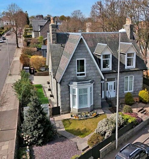 4 Bedroom Semi-Detached House For Sale In Clifton Road, Aberdeen, AB24