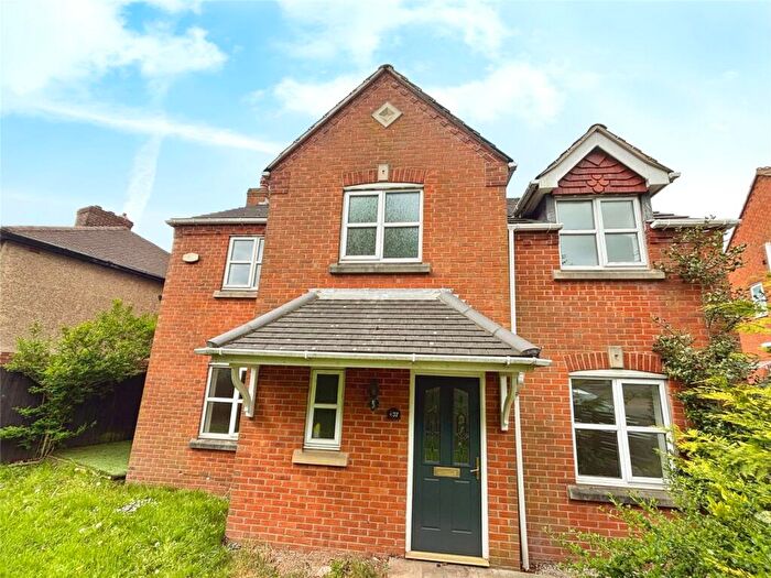 4 Bedroom Detached House To Rent In Darklands Road, Swadlincote, Derbyshire, DE11