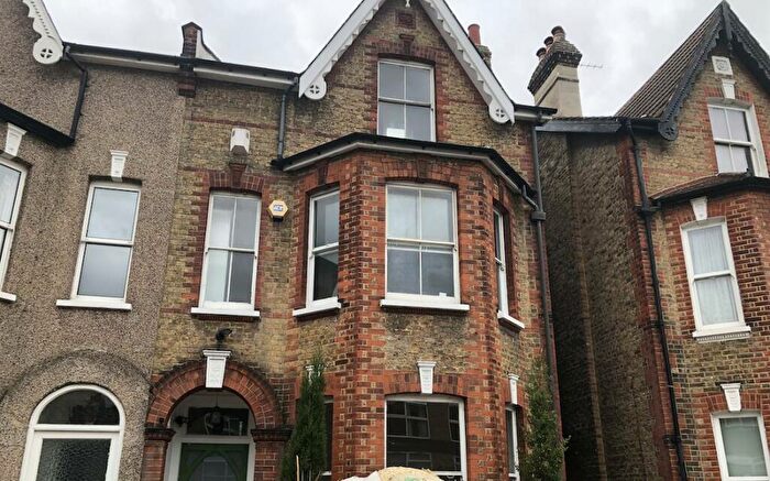 5 Bedroom Semi-Detached House To Rent In Chatsworth Road, Croydon, CR0