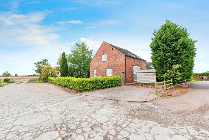 4 Bedroom Barn Conversion For Sale In Ashby Road, Tamworth, B79