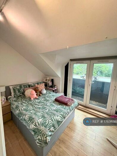 2 Bedroom Flat To Rent In Sunningfields Road, London, NW4