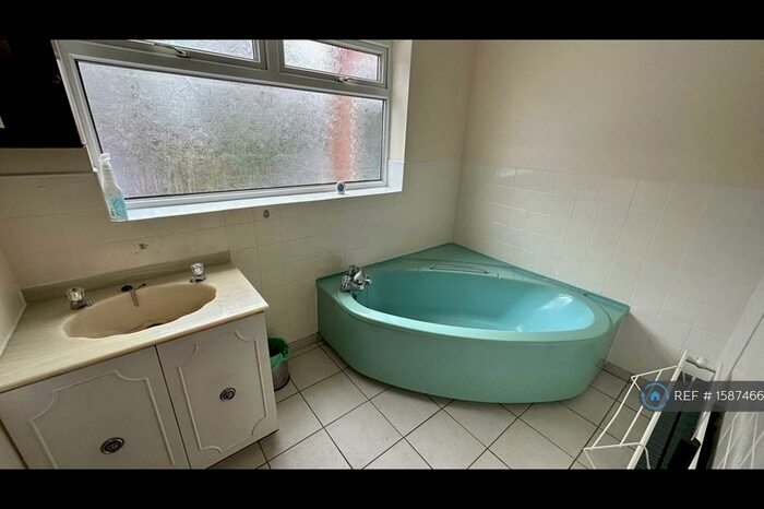 1 Bedroom Flat To Rent In Wood Steet, Sandycroft, CH5