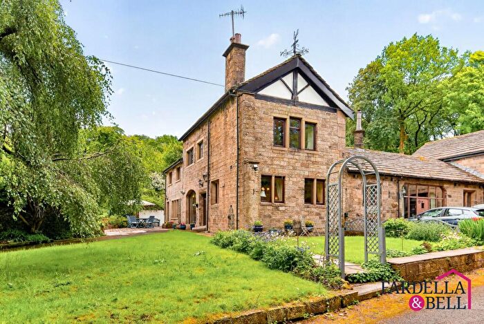 4 Bedroom Character Property For Sale In Burnley Road, Cliviger, BB10
