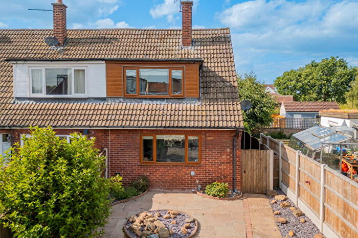 3 Bedroom Semi-Detached House For Sale In Riverdale, Beal, DN14