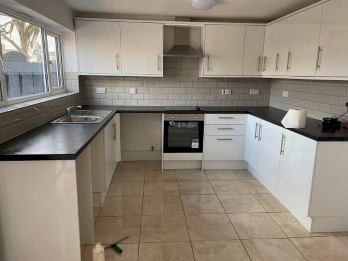3 Bedroom Property To Rent In Bettman Close, Cheylesmore, Coventry, CV3