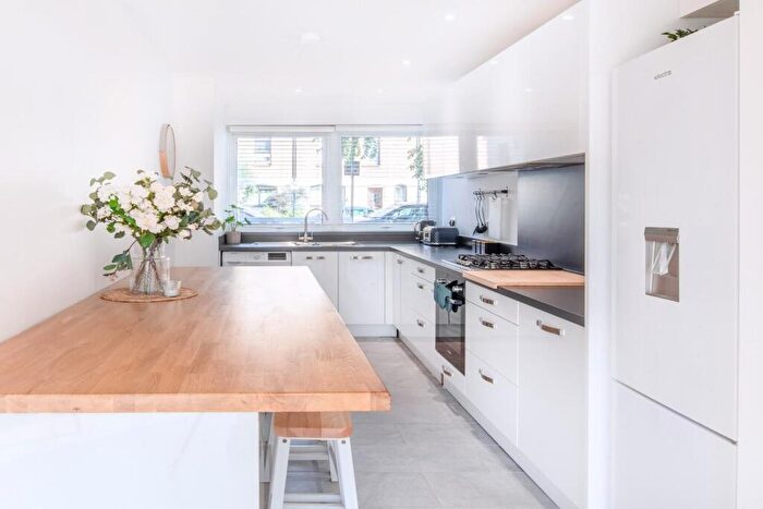 3 Bedroom Duplex To Rent In Castle Road, Camden, NW1