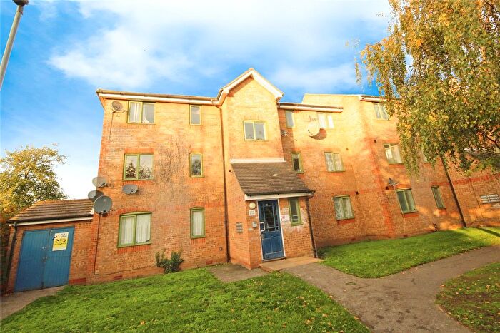 2 Bedroom Flat To Rent In Chantress Close, Dagenham, RM10