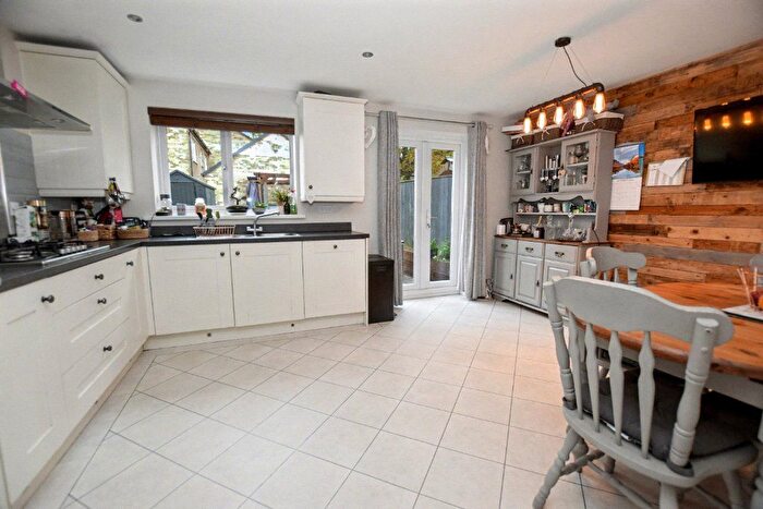 4 Bedroom Semi-detached House For Sale In Pugneys Avenue, Crigglestone, Wakefield, West Yorkshire, WF4