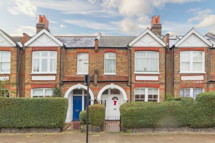 2 Bedroom Flat To Rent In Emlyn Road, London, W12