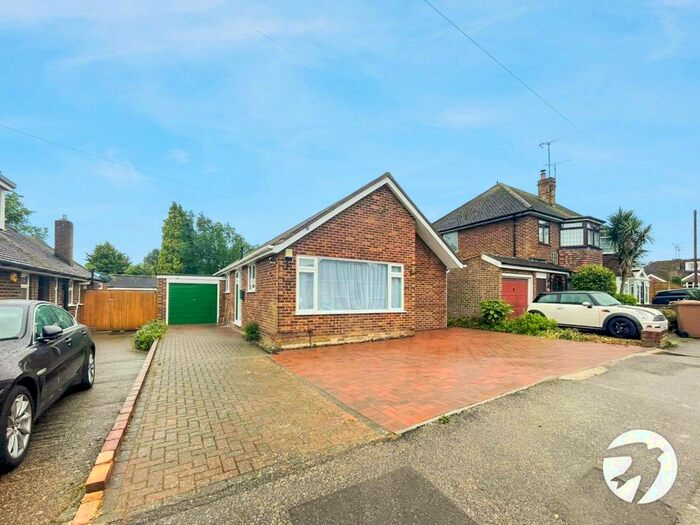 2 Bedroom Bungalow To Rent In Roseleigh Road, Sittingbourne, Kent, ME10