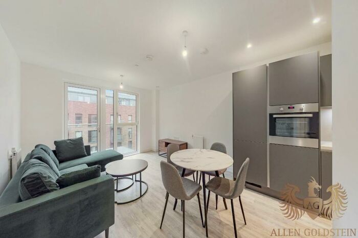 2 Bedroom Apartment To Rent In St Pier Court, Thunderer Street, E13