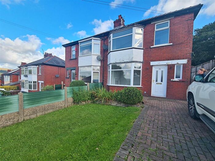 3 Bedroom Property To Rent In Bury New Road, Ramsbottom, BL0