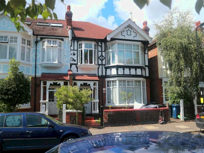 2 Bedroom Flat To Rent In Fordhook Avenue, London, Greater London, W5