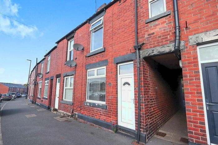2 Bedroom Terraced House To Rent In Woodseats Road, Sheffield, South Yorkshire S8