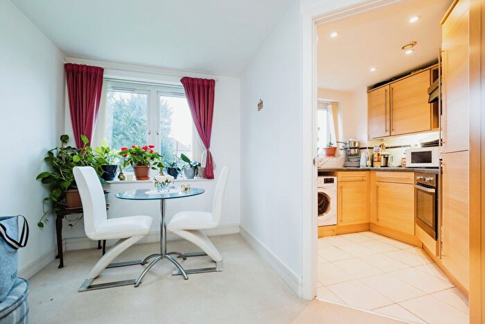 1 Bedroom Flat For Sale In Devereux Court, - Snakes Lane West, Woodford Green, Essex, IG8