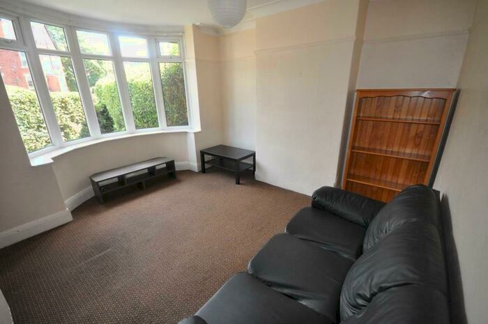 2 Bedroom Terraced House To Rent In Newport Road, Headingley, Leeds, LS6