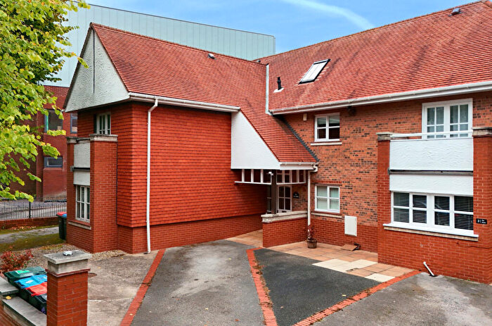 4 Bedroom Semi Detached House For Sale In Dee Hills Park, Chester, Cheshire, CH3