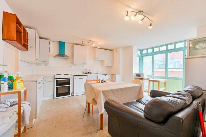 2 Bedroom Flat To Rent In Chapter Street, Westminster, London, SW1P