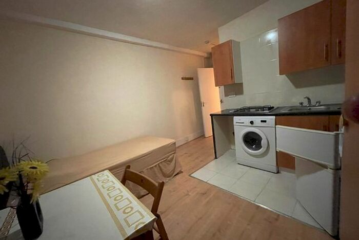 Studio To Rent In Station Road, Manor Park, E12