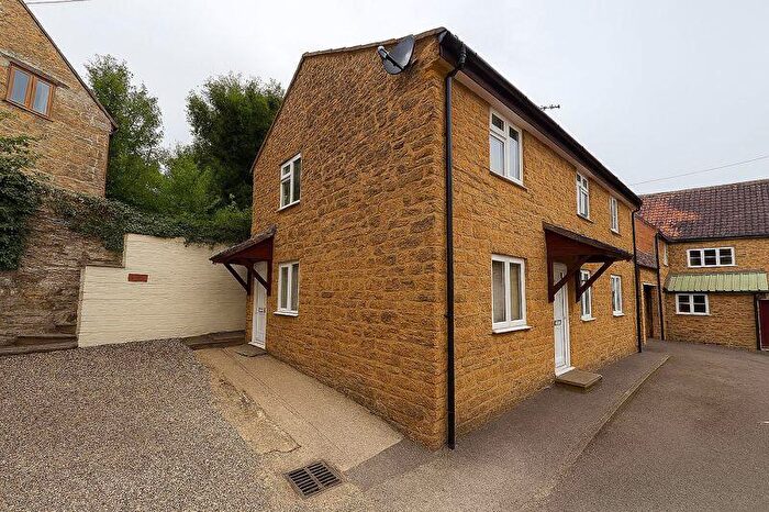 2 Bedroom Flat For Sale In Flat Coker Crescent, West Coker, BA22