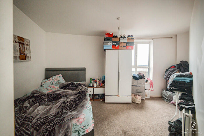 2 Bedroom Apartment For Sale In Hive Apartments, Masshouse Plaza, Birmingham City Centre, B5