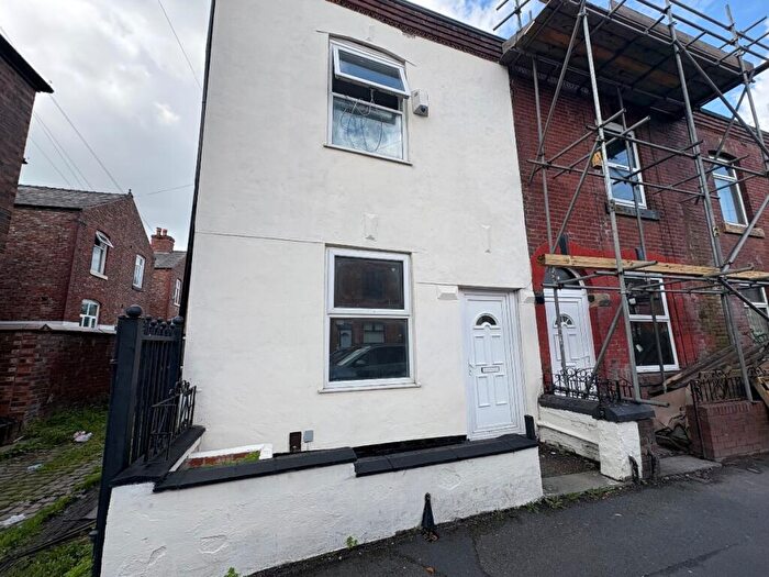 3 Bedroom Terraced House To Rent In Ash St, M35