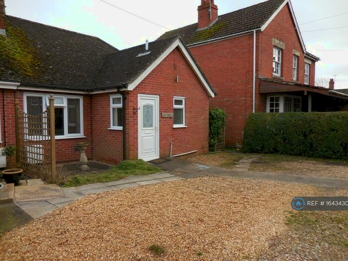 2 Bedroom Bungalow To Rent In Commercial Road, Devizes, SN10